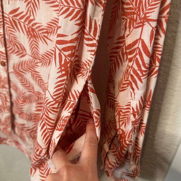 Duluth Button Front Top - Size Large - Picture 7 of 7